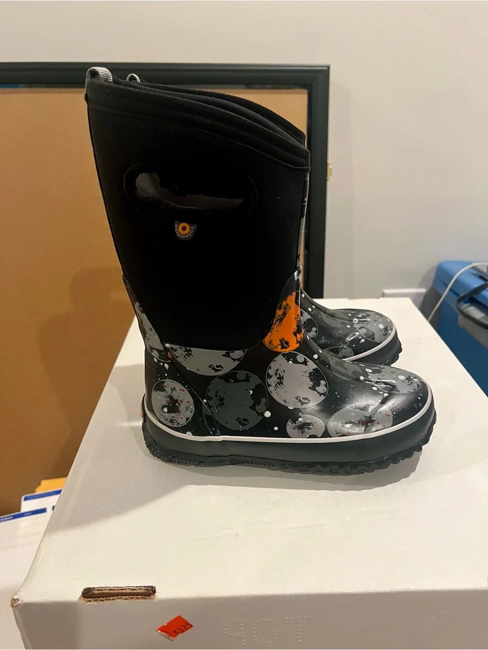 BOGS Classic High “Moons” Kids Boots Size 12 BRAND NEW no tags, never worn